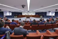 Julgamento do núcleo 2 começa com tumulto na tribuna e críticas à PF e PGR