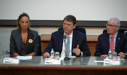 Grupo Refit "se especializou em não pagar tributos", diz Tarcísio