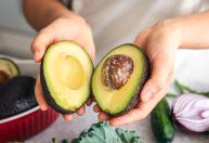 Abacate pode ajudar no equilíbrio do colesterol, aponta estudo