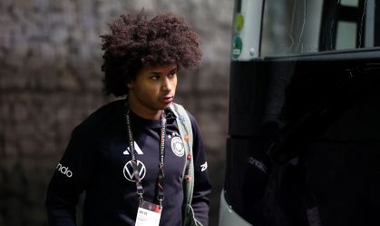 Multado por porte ilegal de armas, astro do Borussia Dortmund se explica