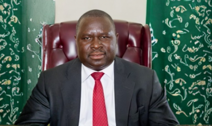 Com nome polêmico, Adolf Hitler tenta reeleição na Namíbia