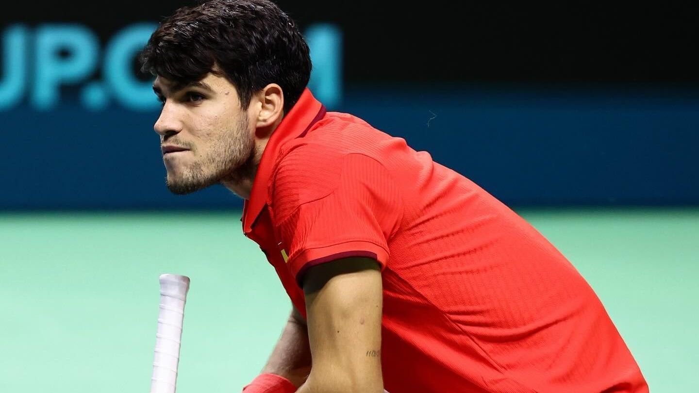 Alcaraz desiste da Copa Davis após lesão na coxa