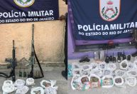 PM prende quatro suspeitos e apreende armas em operação em São Gonçalo (RJ)