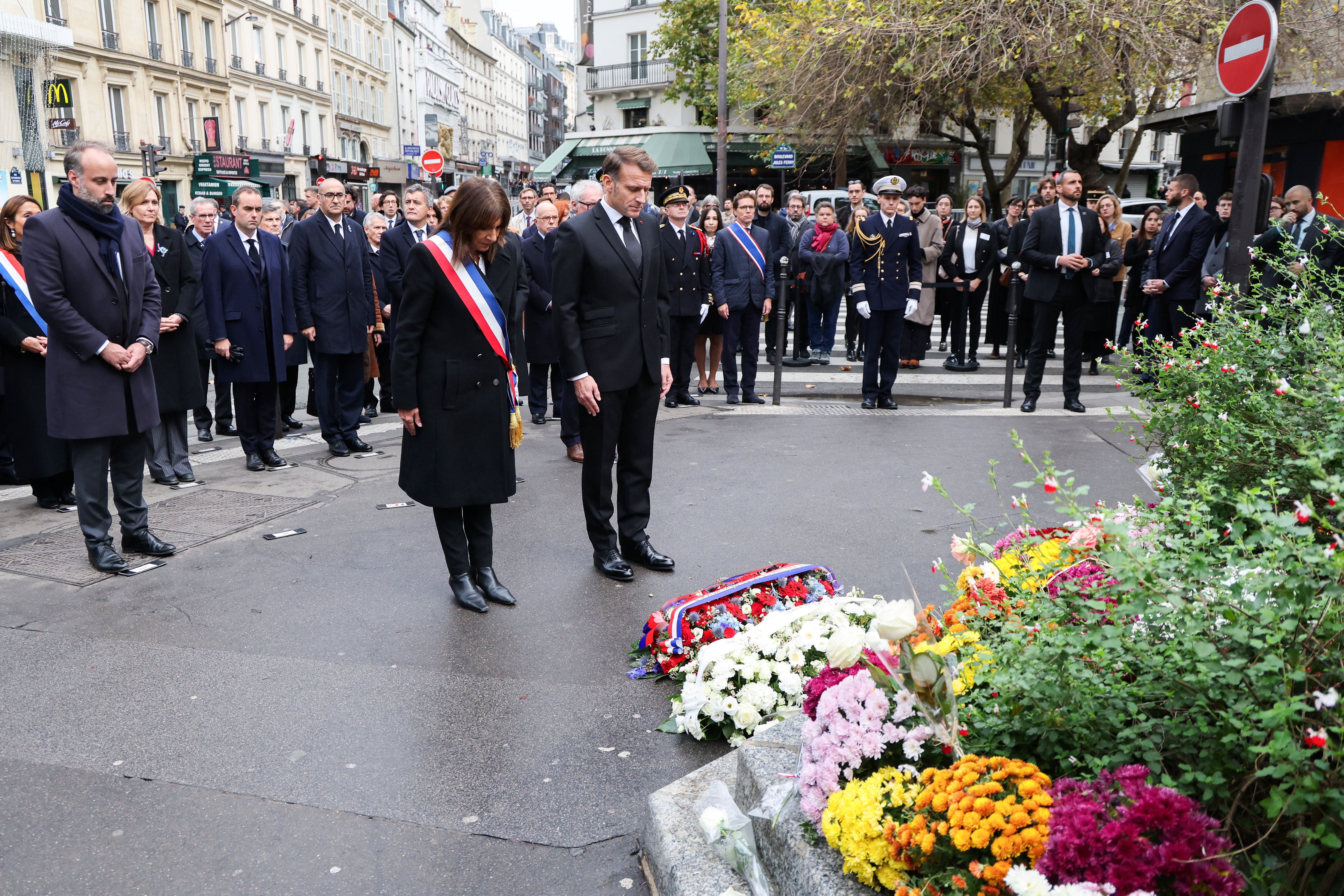 Autoridades francesas prestam homenagem a vítimas de ataques realizados em Paris há 10 anos