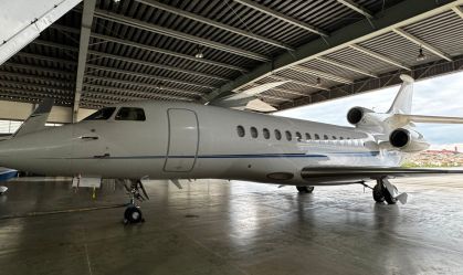 Avião, carros, obra de arte e joias: veja itens apreendidos do Banco Master