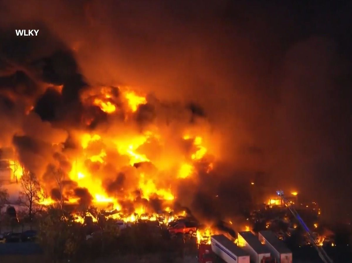 Queda de avião perto de aeroporto nos EUA deixa pelo menos sete mortos | CNN Brasil