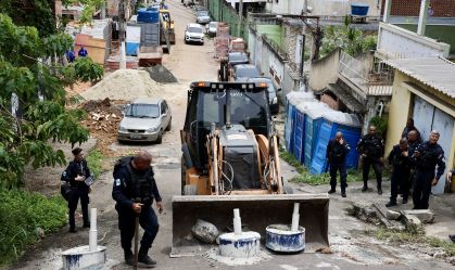 RJ: operação retira 593 toneladas de barricadas feitas por facções