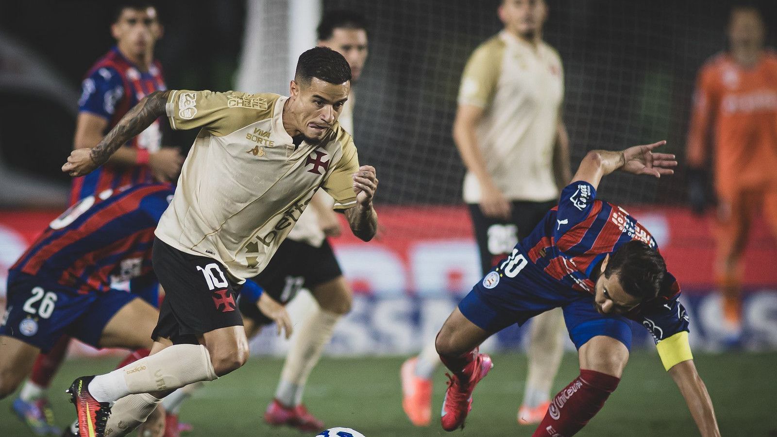 Bahia e Vasco se enfrentam no Brasileirão