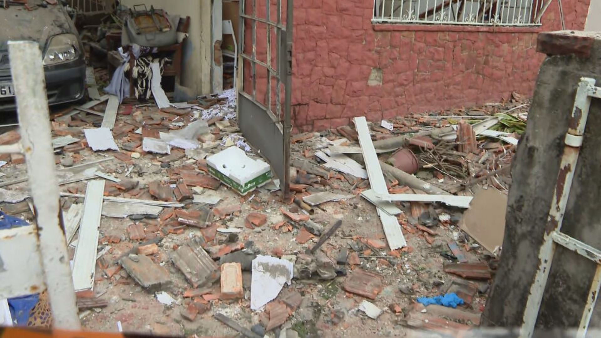 CASA-VIZINHA-EXPLOSAO-DEPOSITO (4)