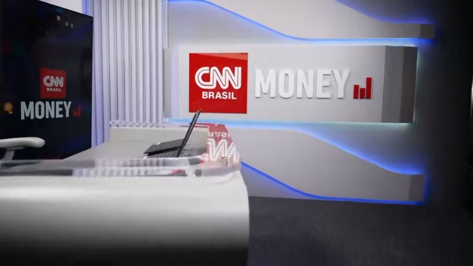 CNN Money 1 ano
