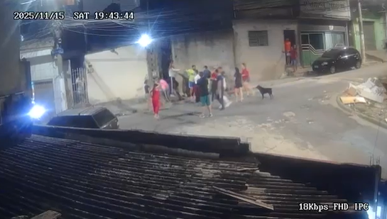 Vídeo: modelo trans é esfaqueada por vizinhos na zona leste de SP