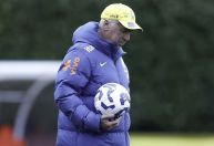 Ancelotti elege zagueiro do Senegal como "um dos melhores" que treinou