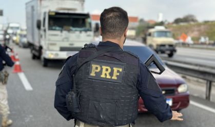 Megaoperação no RJ: PRF reforça policiamento com 200 agentes nas rodovias