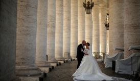 “Um cônjuge é suficiente”, diz Vaticano aos católicos em novo decreto