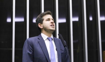 “Ampliação da licença-paternidade chegará com força no Senado”, diz relator