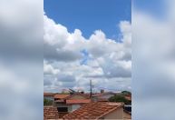 Vídeo: piloto perde o controle e avião sai da pista em aeroporto de MG