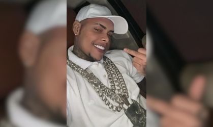 Cantor de brega funk é preso após ser racista com mulher no DF