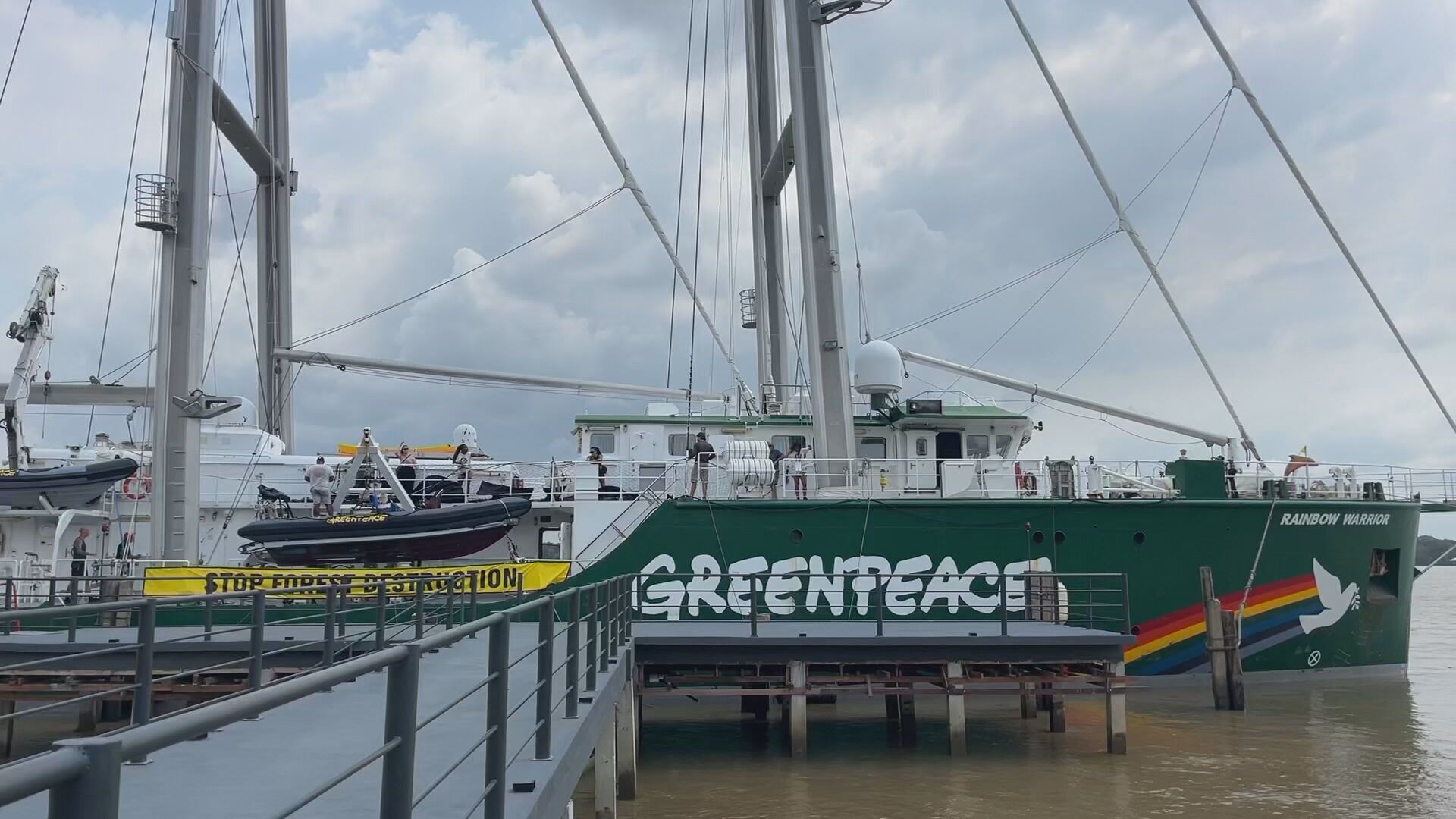 EDC_BTS_051125_IL_NAVIO_GREENPEACE_frame_0