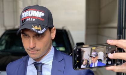 Avanço da denúncia no STF agrava isolamento de Eduardo Bolsonaro na direita