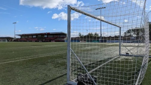 Estádio do Eastbourne Borough, da sexta divisão inglesa