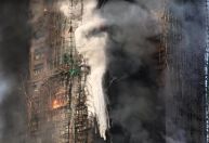 Vídeo: Imagens mostram rápida propagação do fogo em condomínio em Hong Kong