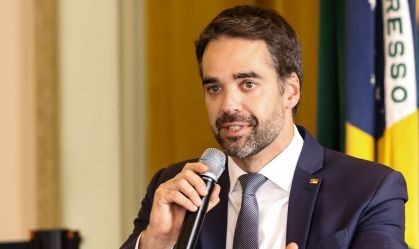 Leite reafirma posição independente após anúncio de Flávio Bolsonaro