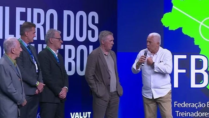 Emerson Leão durante Fórum