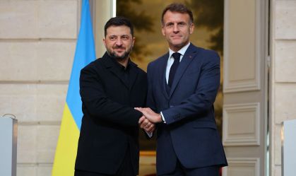 Zelensky diz que Ucrânia obterá 100 aviões de guerra Rafale da França