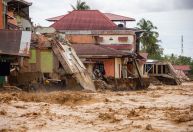 Inundações no Sudeste Asiático deixam pelo menos 321 mortos