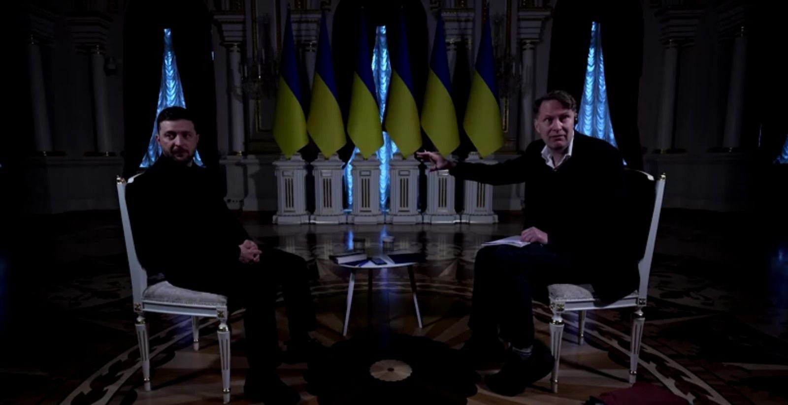 Energia elétrica cai em Kiev enquanto Volodymyr Zelensky é entrevistado