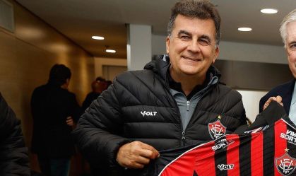 Fábio Mota ao lado de Ancelotti