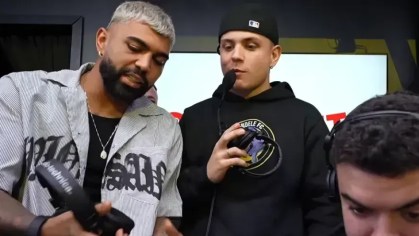 Gabigol, do Cruzeiro, durante transmissão