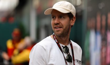 Sebastian Vettel chegando ao Paddock no Autódromo de Interlagos, no GP de São Paulo 2025