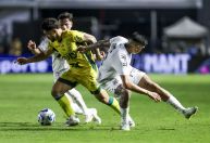 Neymar faz gol, comete pênalti, e Santos só empata com Mirassol na Vila