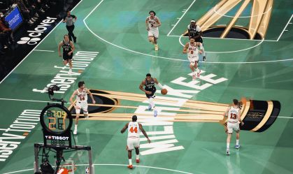 Giannis Antetokounmpo quebra recorde de Kareem Abdul-Jabbar pelos Bucks