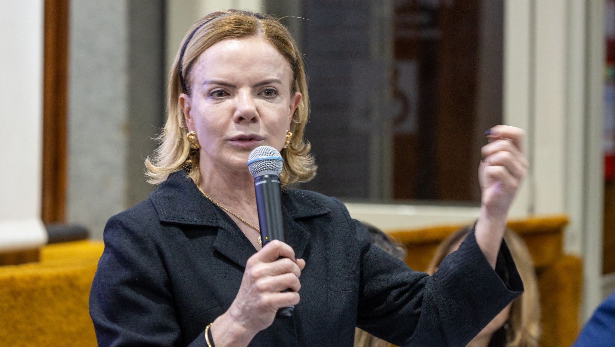 Gleisi Hoffmann, ministra de Relações Institucionais