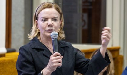 "Esnobe e preconceituosa", diz Gleisi à CNN sobre fala de chanceler alemão