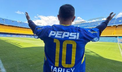 Iarley celebra retorno à Bombonera: "Parte da minha história"