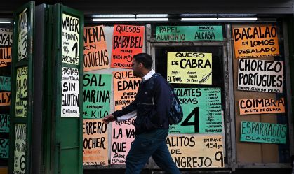 Em meio às tensões com os EUA, alta da inflação volta às ruas da Venezuela