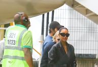 Kim Kardashian desembarca no Rio de Janeiro; veja fotos