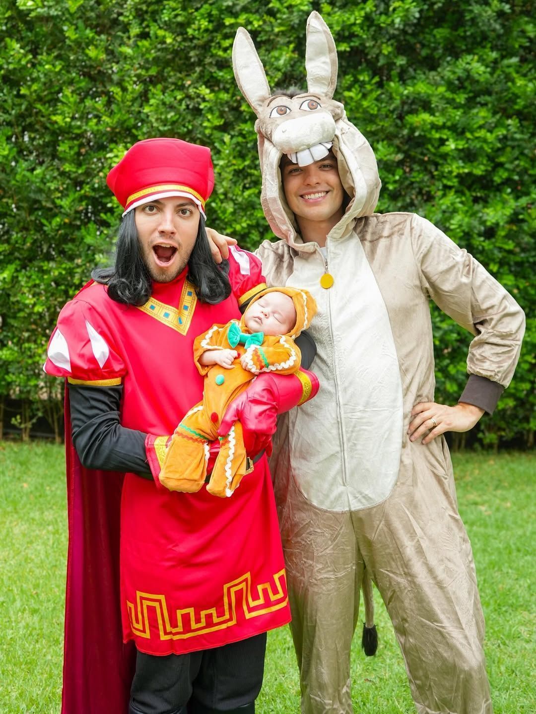 Lucas Rangel e Lucas Bley celebram 1º mês da filha Mia