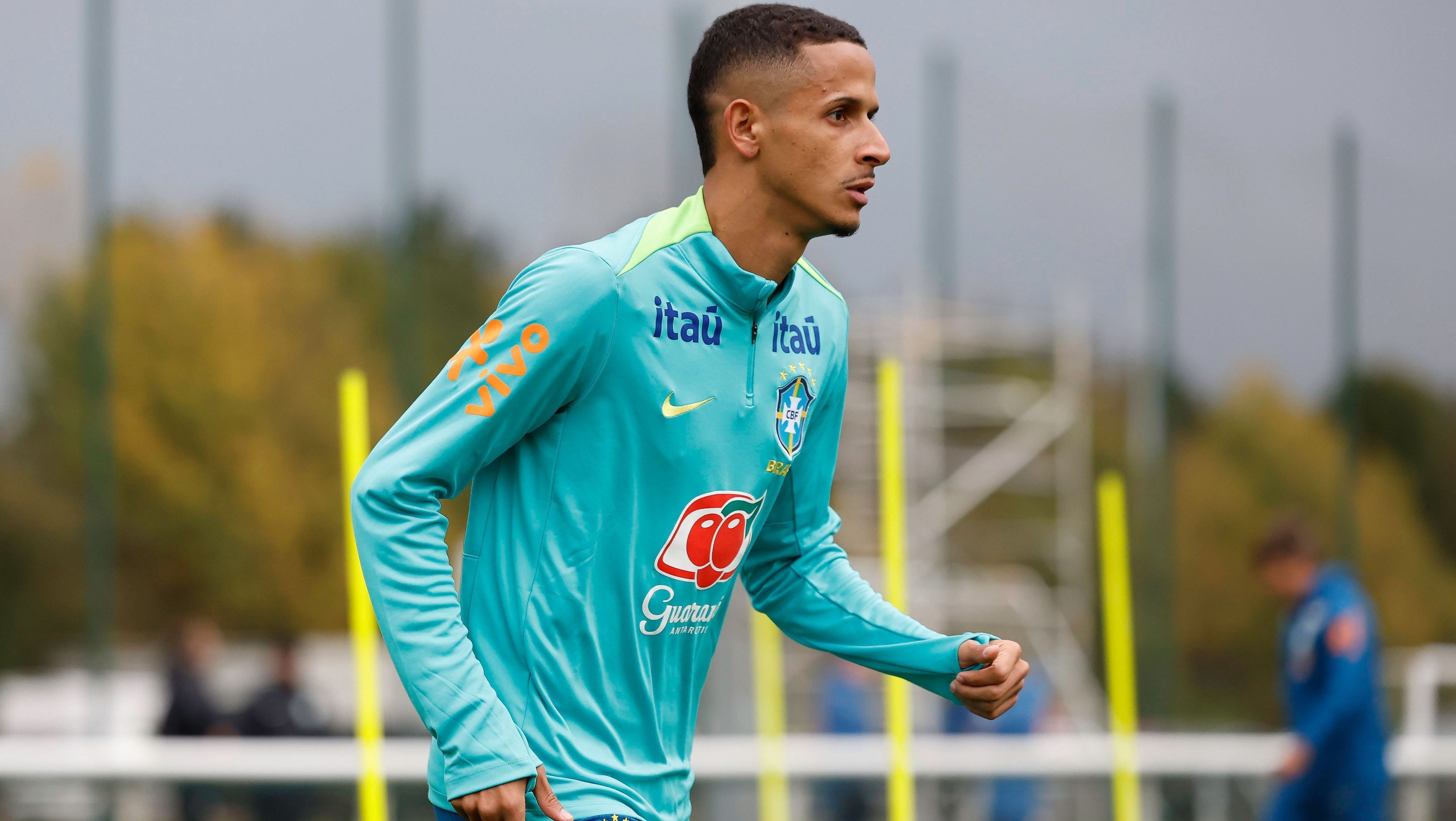 Luciano Juba em treino da Seleção Brasileira
