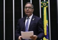 Relator mantém escala 6x1 com limite de 40h mesmo após crítica do governo