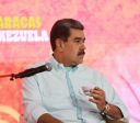 Maduro aparece em evento na Venezuela e põe fim a rumores de fuga
