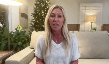 Trump se manifesta após renúncia de ex-aliada: "Decidiu jogar a toalha"