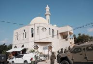 Colonos israelenses incendeiam mesquita em onda de ataques na Cisjordânia