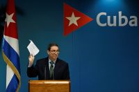 Cuba acusa EUA de buscarem derrubar o regime venezuelano "violentamente"