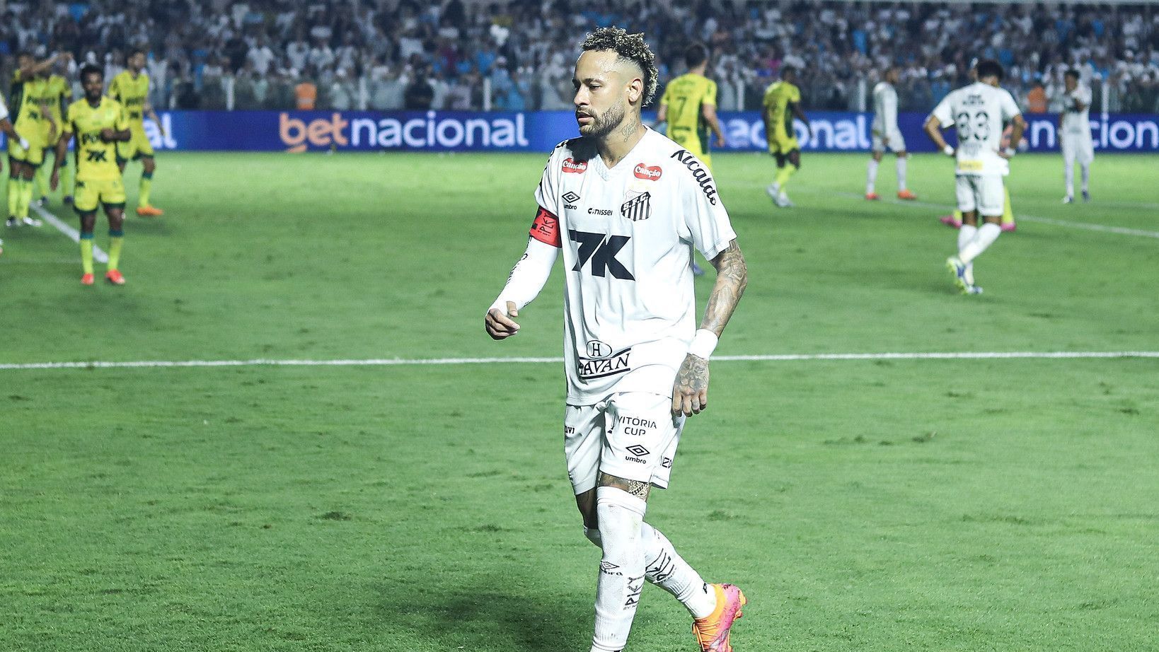 Neymar durante partida do Santos