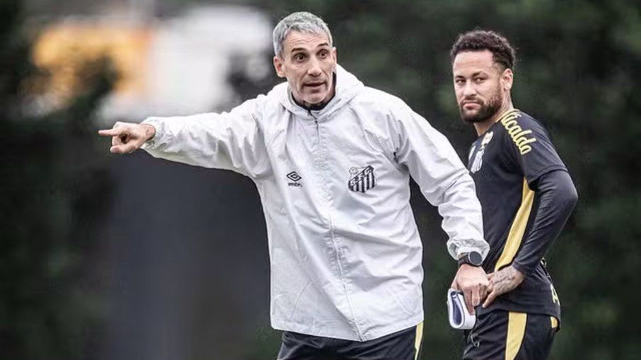 Neymar e Vojvoda em treino do Santos