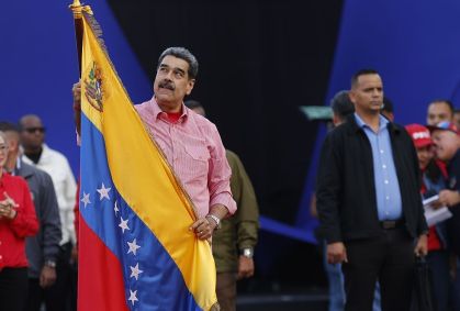 "Venezuela está pronta para se defender contra ameaças", diz Maduro